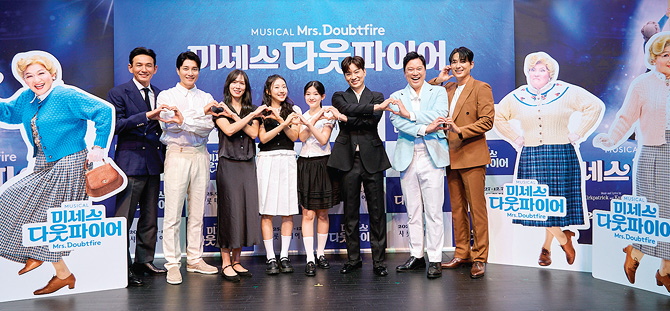 ������ �̼��� �ٿ����̾� ���۹�ǥȸ